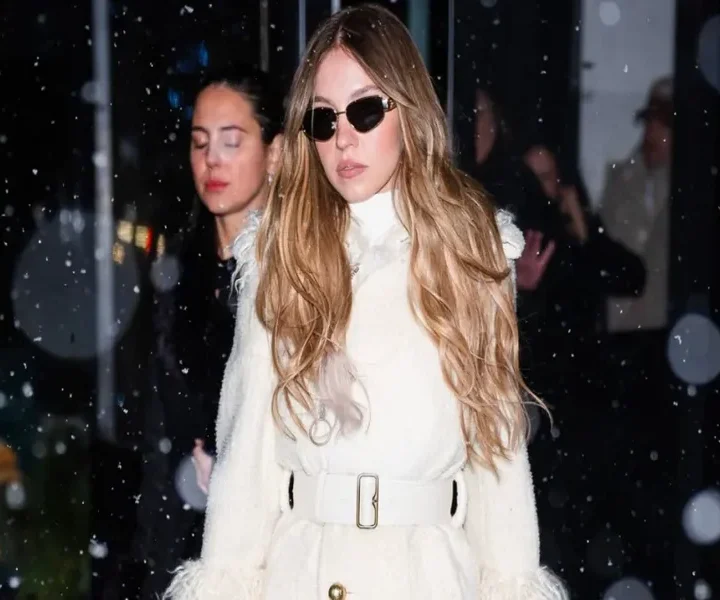 Sydney Sweeney Outfits