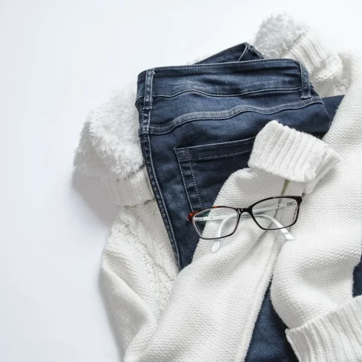 Selling Pre-Loved Clothes Online: Photo Fixes That Help a Listing