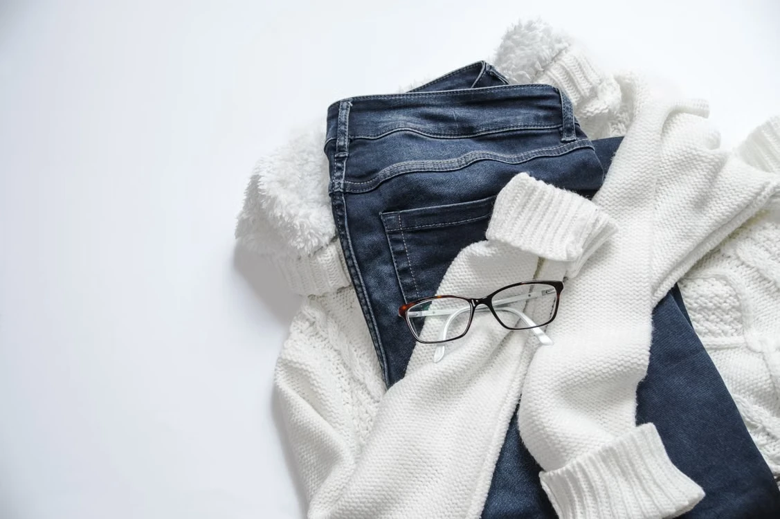 Selling Pre-Loved Clothes Online: Photo Fixes That Help a Listing